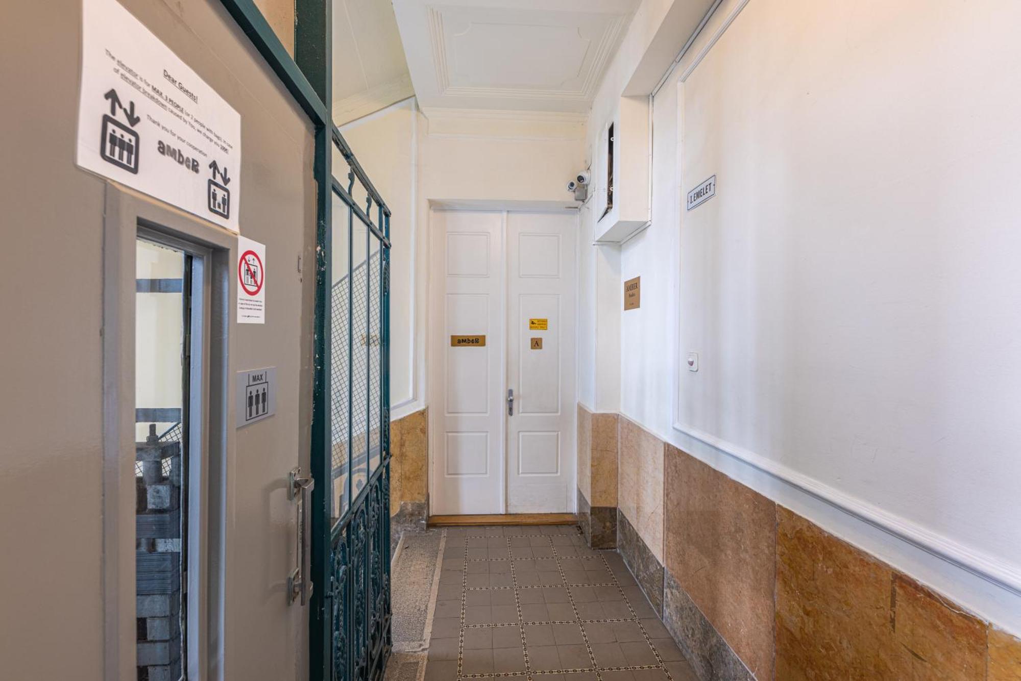 Amber Terrace Studios Downtown Budapest Bagian luar foto