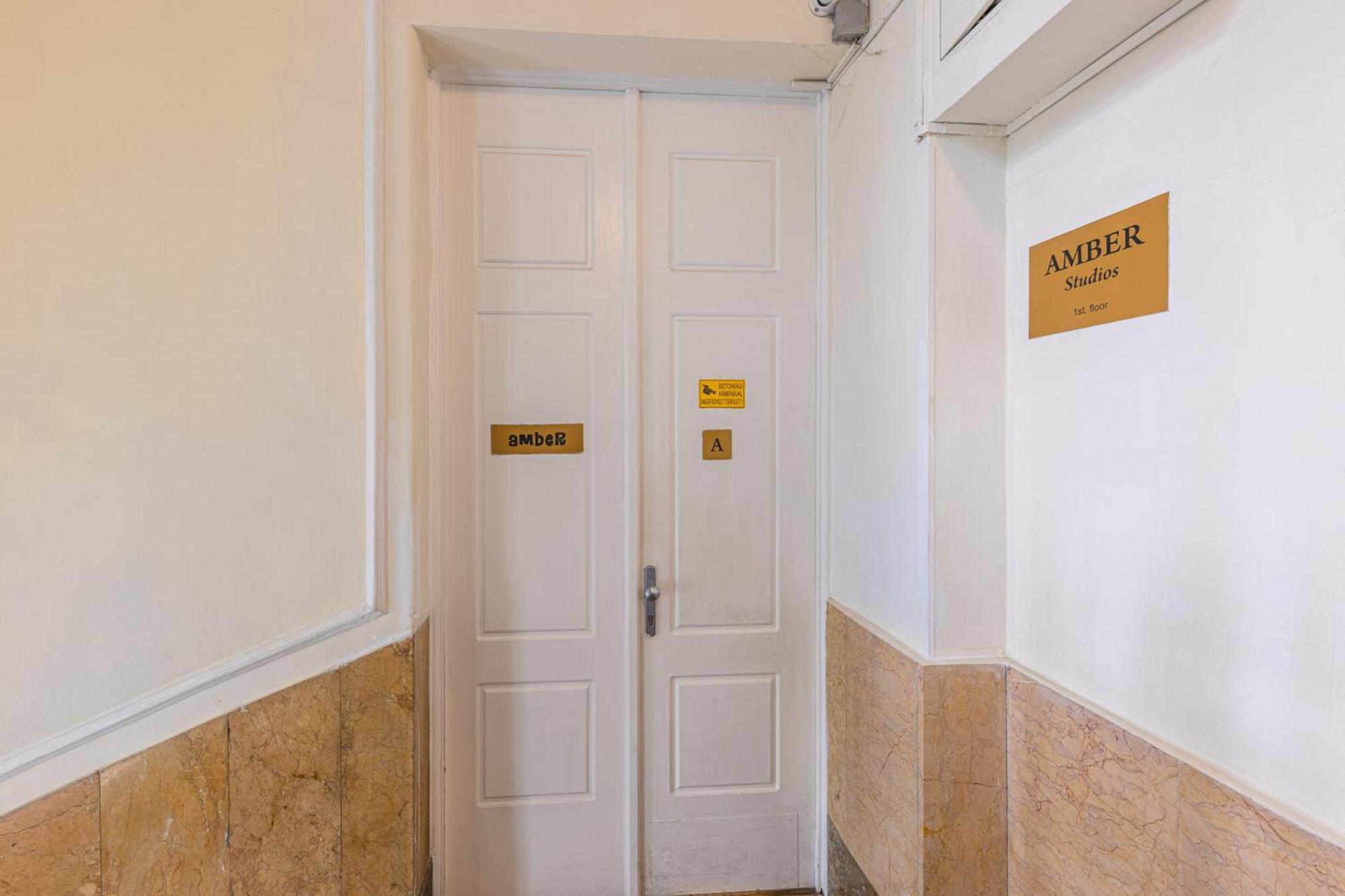 Amber Terrace Studios Downtown Budapest Bagian luar foto