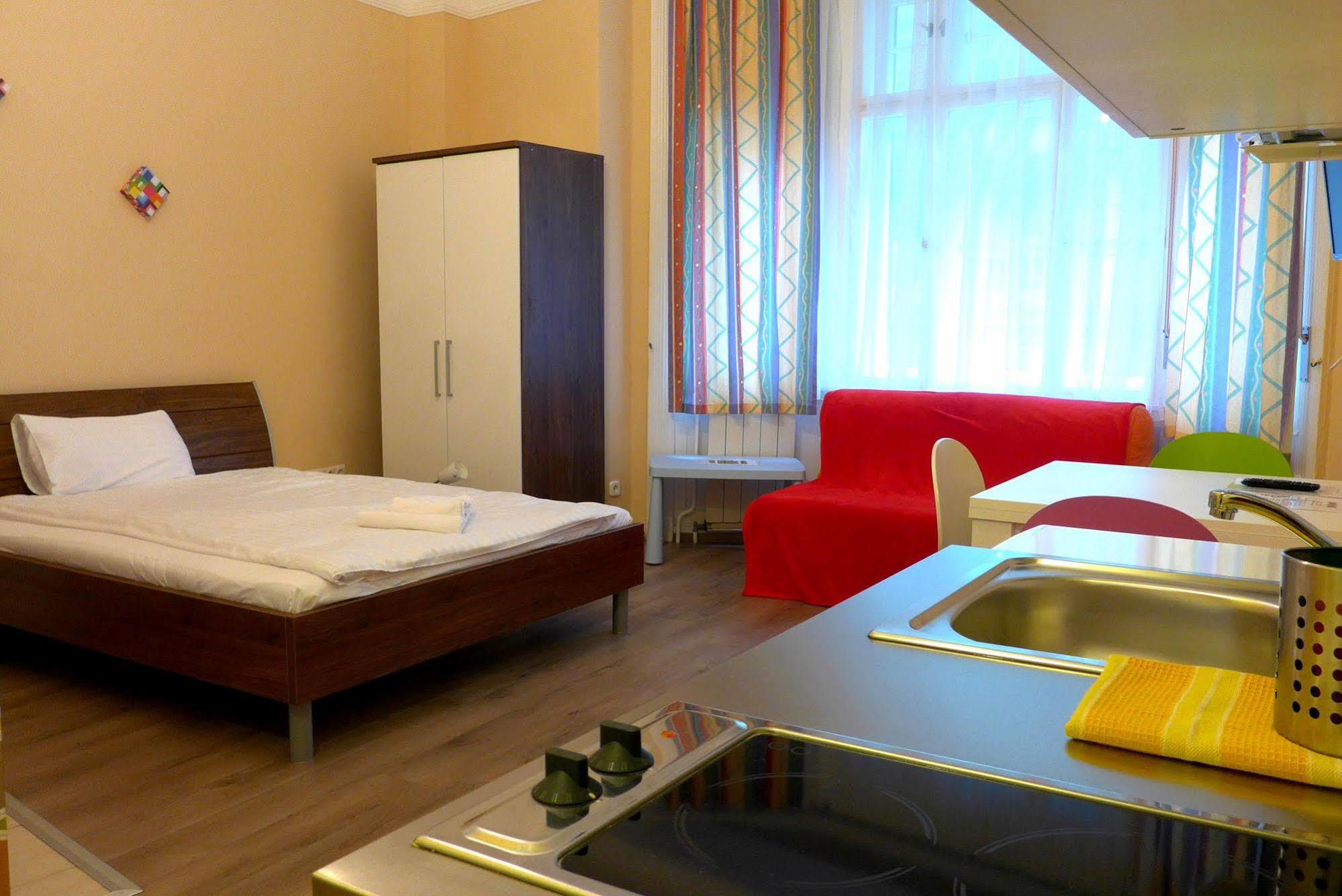 Amber Terrace Studios Downtown Budapest Bagian luar foto