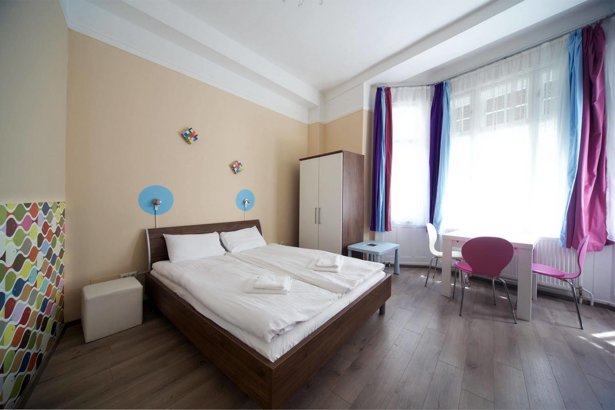 Amber Terrace Studios Downtown Budapest Bagian luar foto