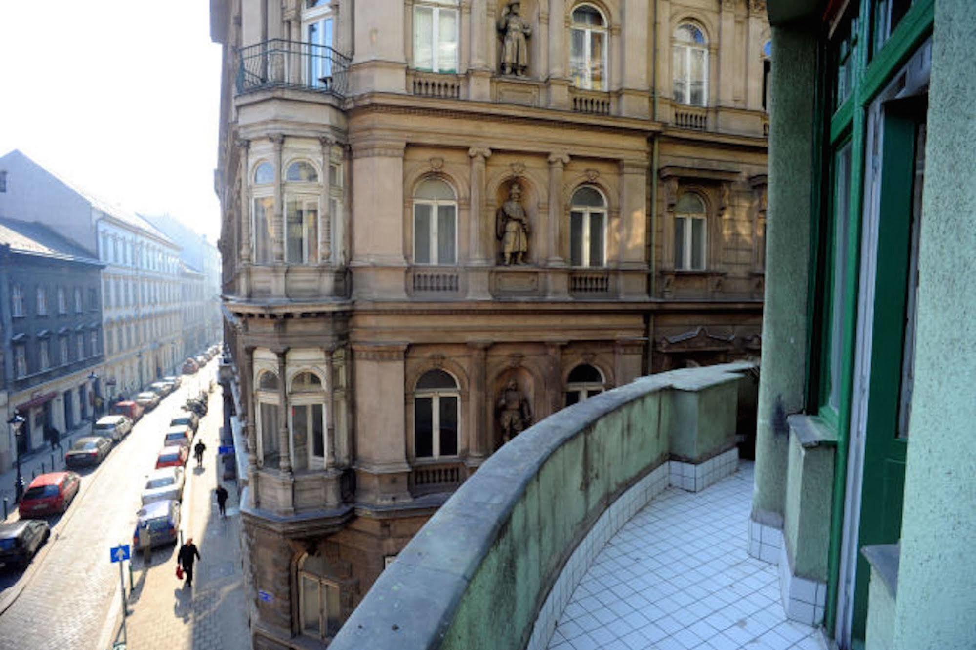 Amber Terrace Studios Downtown Budapest Bagian luar foto