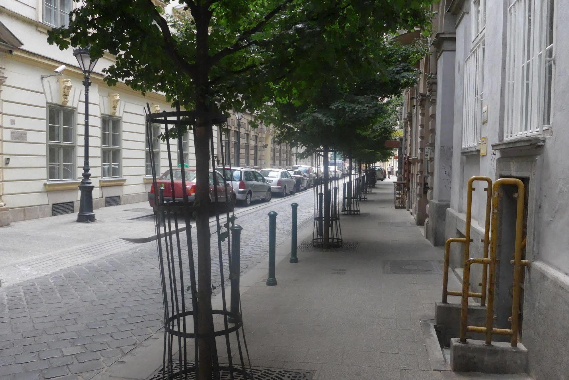 Amber Terrace Studios Downtown Budapest Bagian luar foto
