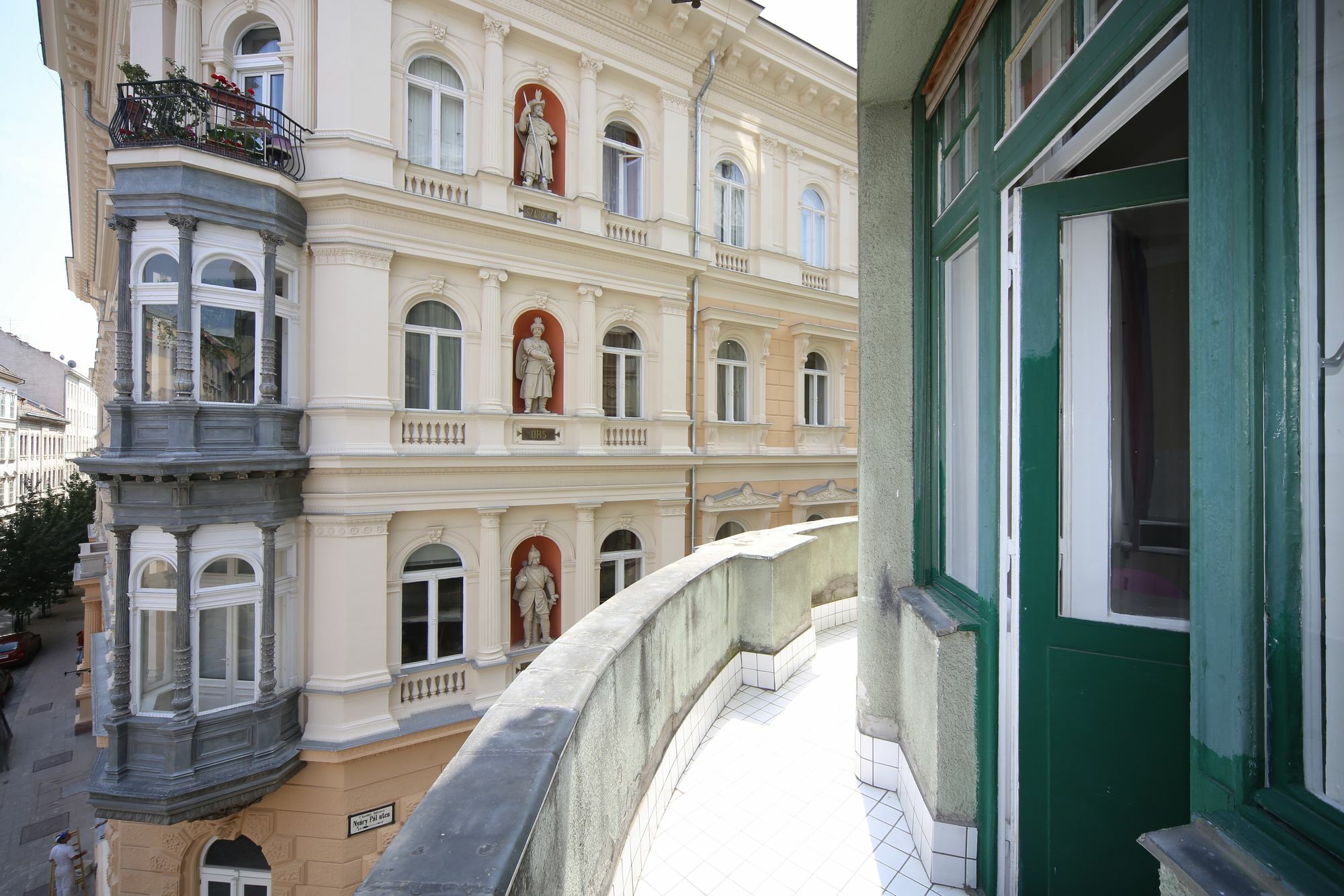 Amber Terrace Studios Downtown Budapest Bagian luar foto